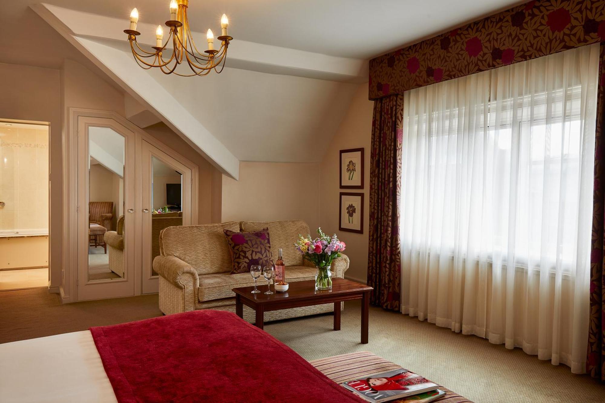 Macdonald New Blossoms Hotel צ'סטר מראה חיצוני תמונה
