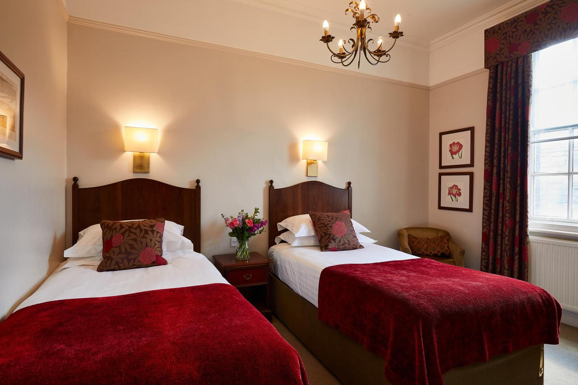 Macdonald New Blossoms Hotel צ'סטר מראה חיצוני תמונה