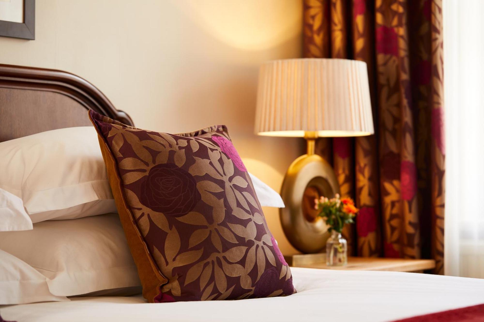 Macdonald New Blossoms Hotel צ'סטר מראה חיצוני תמונה